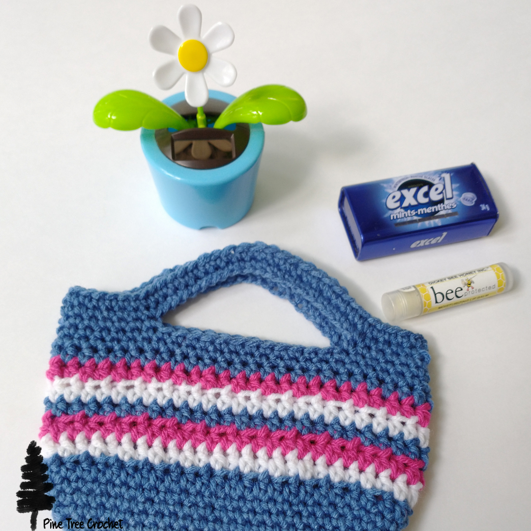 Crochet small Pouch Pattern : Free Bag Pattern - Fosbas Designs